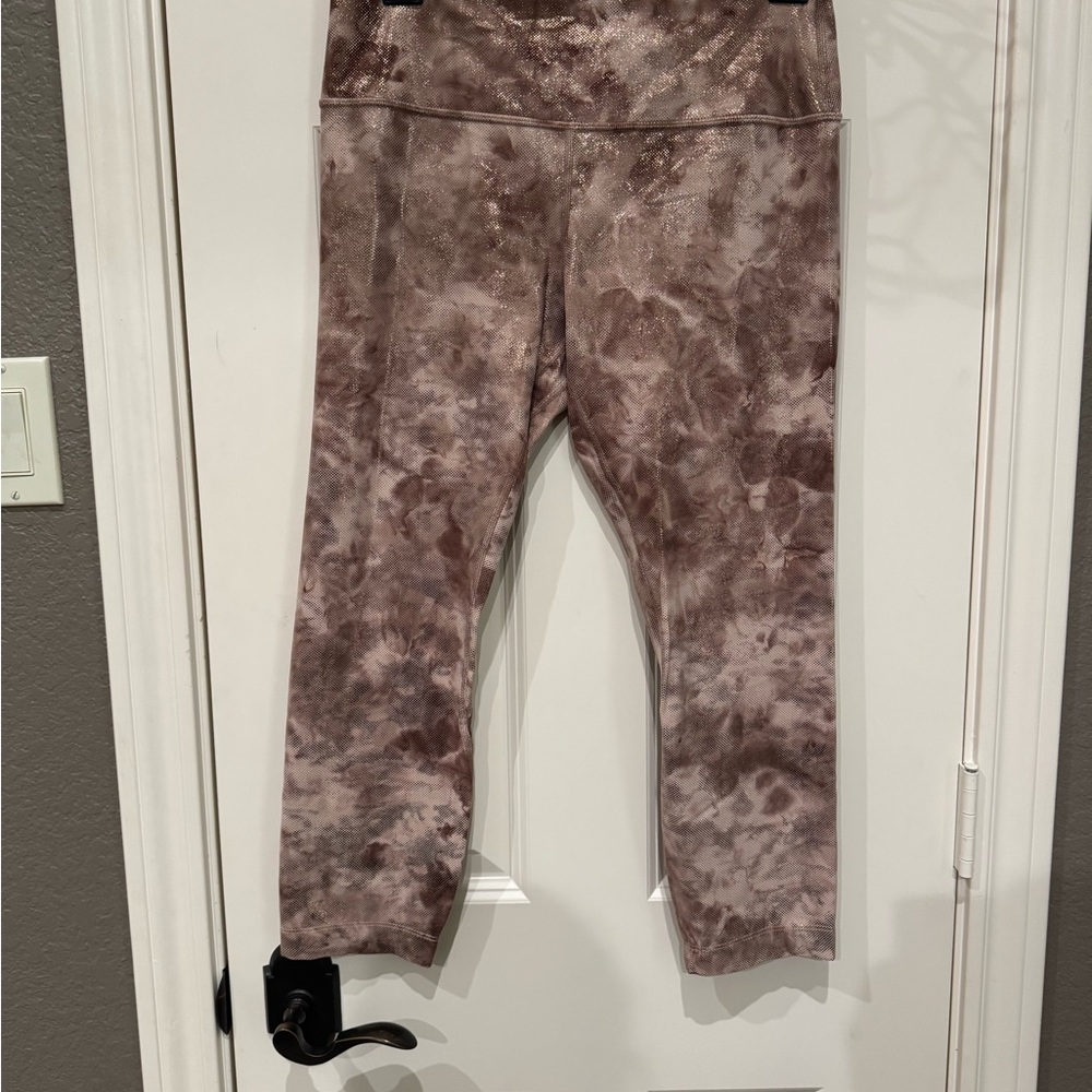 Lululemon Iridescent Align High Rise 23” cropped leggings